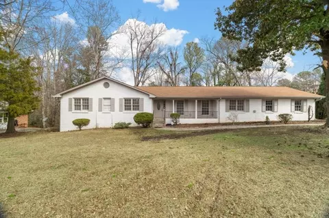 2136 Tanglewood Dr, Snellville, GA 30078
