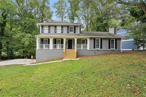529 Rockborough Ter, Stone Mountain, GA 30083