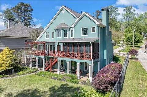 6780 Lawson Cir, Gainesville, GA 30506