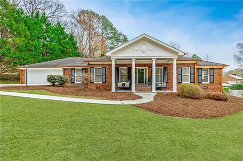 1805 Southmont Dr, Dalton, GA 30720