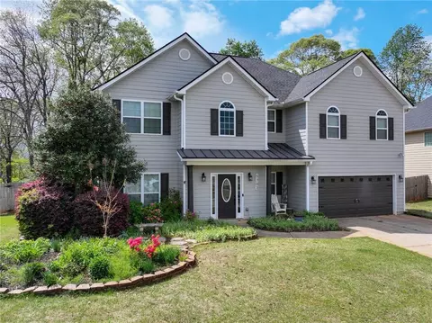 5703 Calm Valley Pt, Flowery Branch, GA 30542