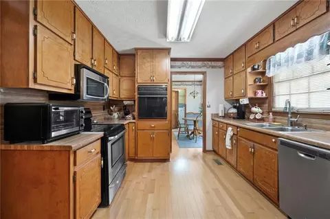 Kitchen - 113 Bridget Dr, Hampton, GA 30228 photo 2 of 3