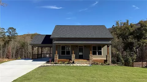 28 Boulder Ln, Cleveland, GA 30528