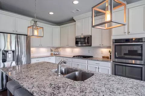 Kitchen - 2239 Granite Path Ct, Bethlehem, GA 30620 photo 2 of 5