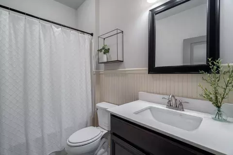 Bath - 2239 Granite Path Ct, Bethlehem, GA 30620 photo 2 of 7
