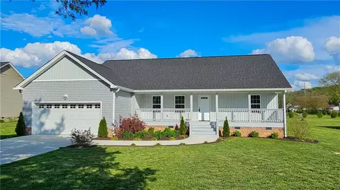 214 Harris St, Chatsworth, GA 30705