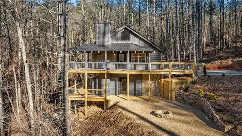 90 Pigeon Creek Dr, Blue Ridge, GA 30513