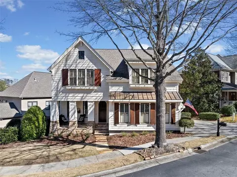 3015 Woodvale Ct, Alpharetta, GA 30022