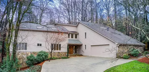 925 Ivy Falls Dr, Atlanta, GA 30328