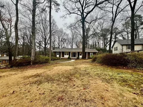 2480 Glenbonnie Dr, Dunwoody, GA 30360