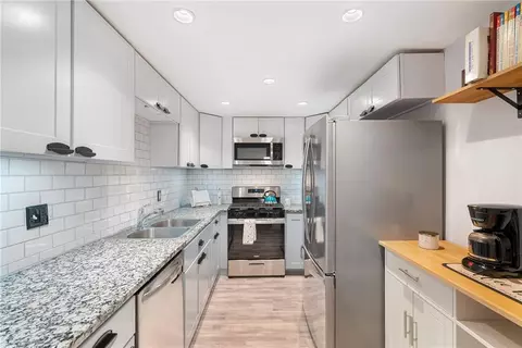 6851 Roswell Rd #M12, Sandy Springs, GA 30328