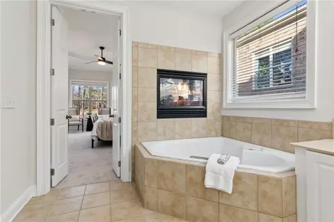 Bath - 3260 Compass Way, Milton, GA 30004 photo 2 of 5