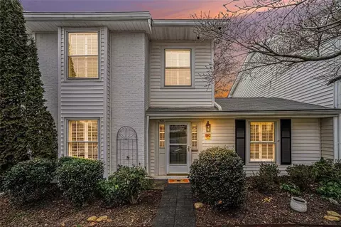 1434 Hampton Glen Ct, Decatur, GA 30033