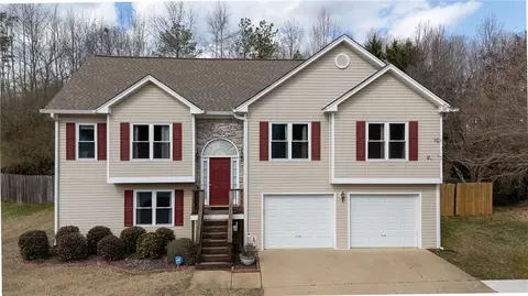 6211 Compass Dr, Flowery Branch, GA 30542