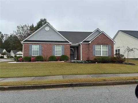 714 Village Ln, Loganville, GA 30052