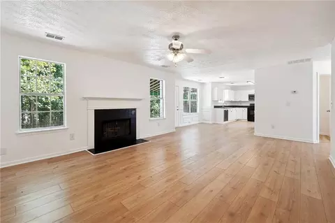 6474 E Meyer Dr, Morrow, GA 30260 photo 8