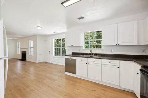 6474 E Meyer Dr, Morrow, GA 30260 photo 14