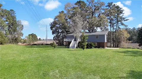 987 E 1st St, Midway, GA 31320