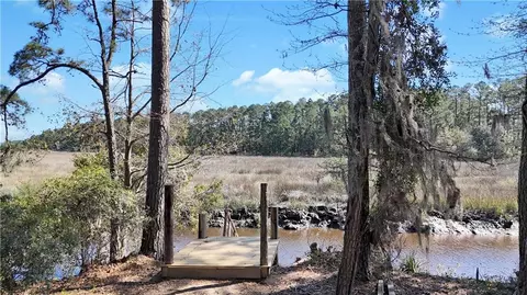 View/Area - 987 E 1st St, Midway, GA 31320 photo 1 of 7