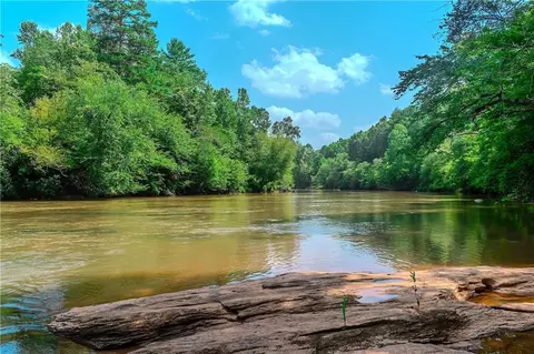 21 05 Ashley Dr, Cleveland, GA 30528