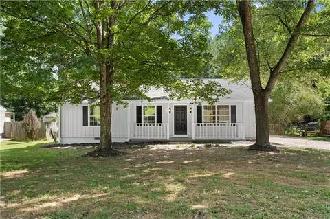 3194 Chippewa Dr, Rex, GA 30273