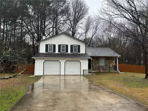 1281 Bugle Ct, Hampton, GA 30228