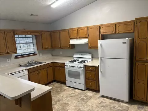 1281 Bugle Ct, Hampton, GA 30228 photo 2