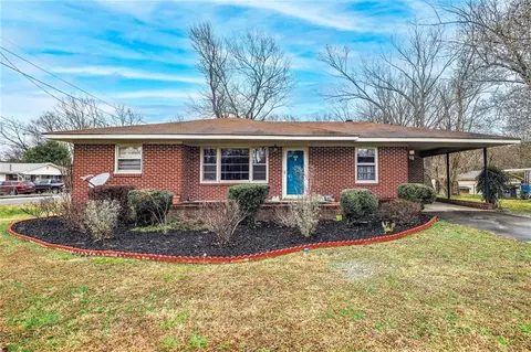 900 E May St, Calhoun, GA 30701