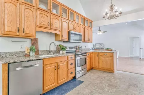 Kitchen - 31 Heather Cir, Cave Spring, GA 30124 photo 5 of 5