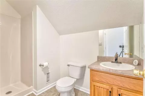 Bath - 31 Heather Cir, Cave Spring, GA 30124 photo 6 of 8