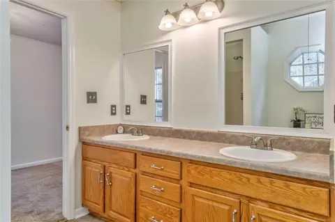 Bath - 31 Heather Cir, Cave Spring, GA 30124 photo 2 of 8