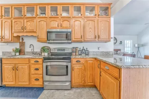 Kitchen - 31 Heather Cir, Cave Spring, GA 30124 photo 2 of 5