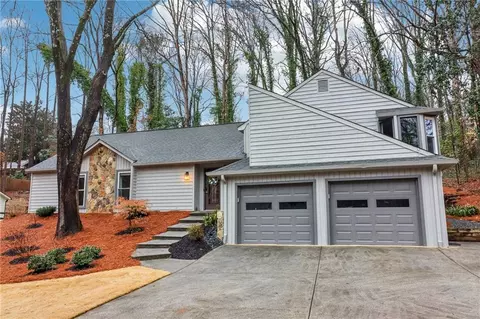 2163 Fox Hound Chase, Marietta, GA 30062