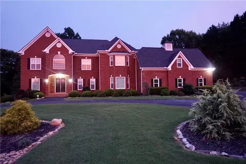 8910 Champion Ct, Ball Ground, GA 30107