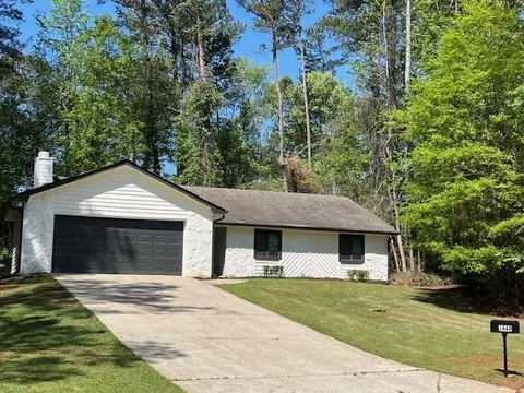 1449 Albans Ct, Lithonia, GA 30058