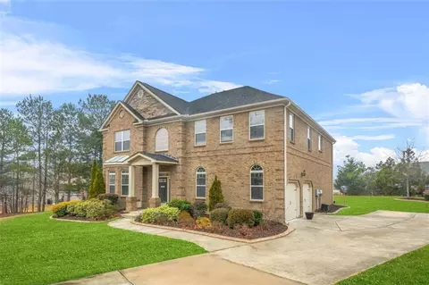 Exterior - 1305 Lanier Ct, Hampton, GA 30228 photo 4 of 11