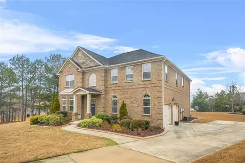Exterior - 1305 Lanier Ct, Hampton, GA 30228 photo 5 of 11