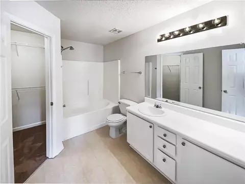 Bath - 180 Fieldview Ln, Covington, GA 30016 photo 2 of 4