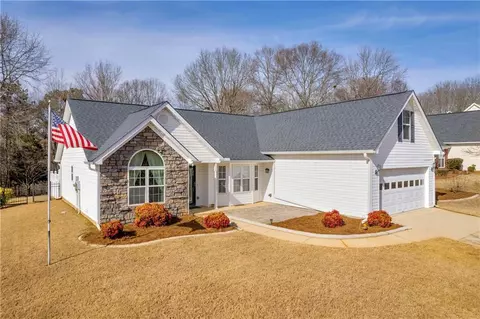 6321 Horizon Dr, Flowery Branch, GA 30542