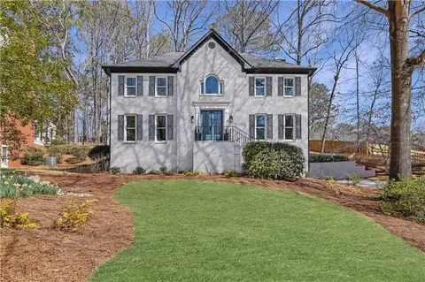330 Highlands Trce, Roswell, GA 30075