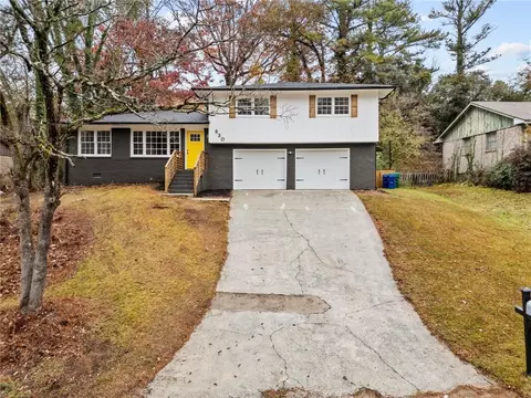 630 El Prado Ct, Stone Mountain, GA 30083
