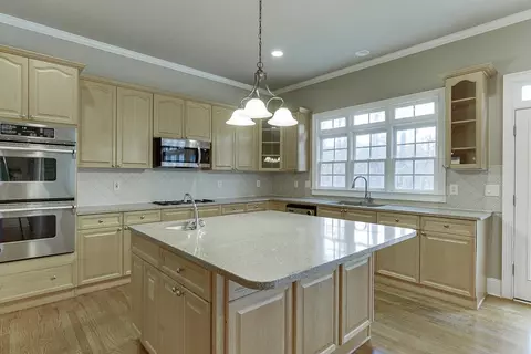 Kitchen - 3835 Greenside Ct, Dacula, GA 30019 photo 4 of 11