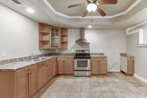 Kitchen - 3835 Greenside Ct, Dacula, GA 30019 photo 9 of 11
