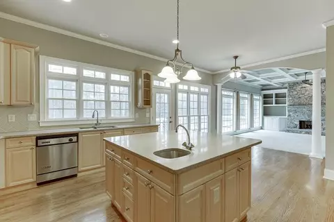 Kitchen - 3835 Greenside Ct, Dacula, GA 30019 photo 7 of 11
