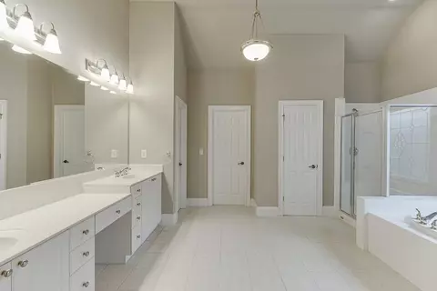 Bath - 3835 Greenside Ct, Dacula, GA 30019 photo 2 of 9