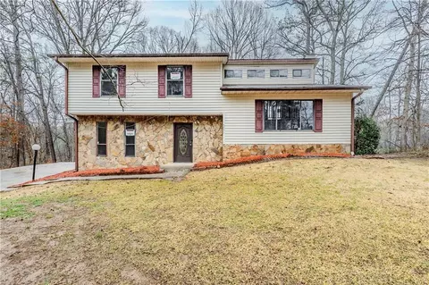 3998 Chimney Ridge Dr, Ellenwood, GA 30294