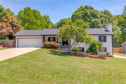 3625 Knoll Crest Trl, Buford, GA 30519