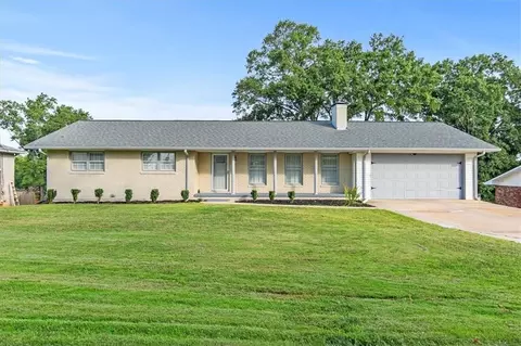 1473 Vine St NE, Gainesville, GA 30501
