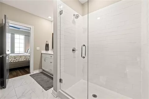 Bath - 145 Devore Rd, Alpharetta, GA 30009 photo 2 of 3