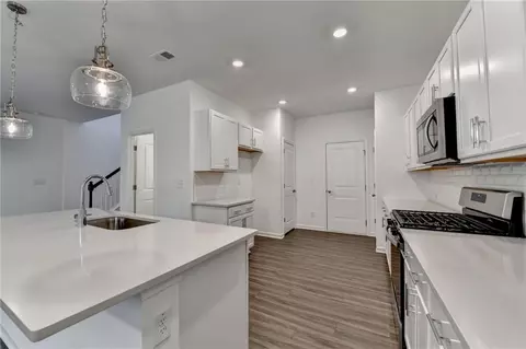 Kitchen - 4118 Haleston Rd, Duluth, GA 30097 photo 4 of 13